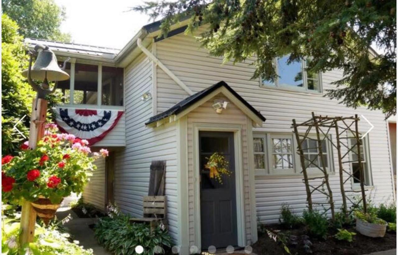 The Carriage House 1836 Chalet Millersburg